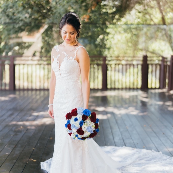 Essence of Australia Wedding Dress  size 8 USED